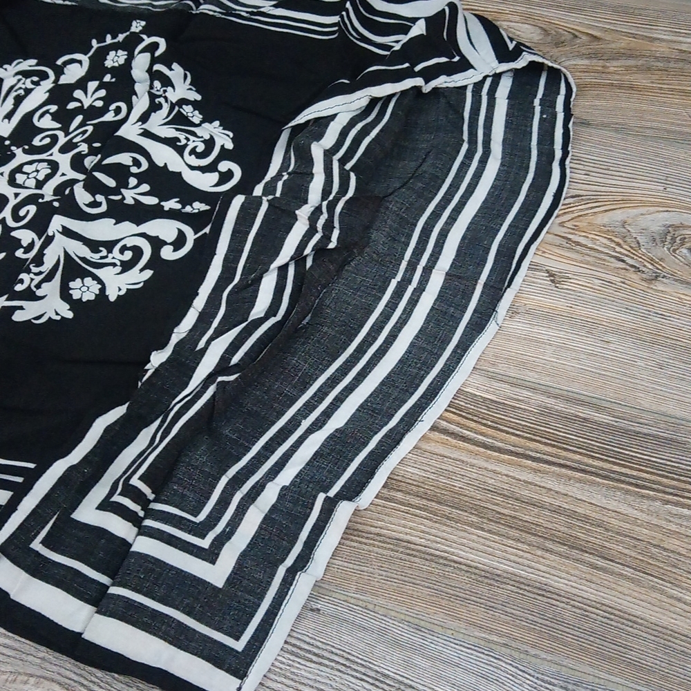 Flowy Eccentric Patterned Short Sleeve Blouse Top - image 5